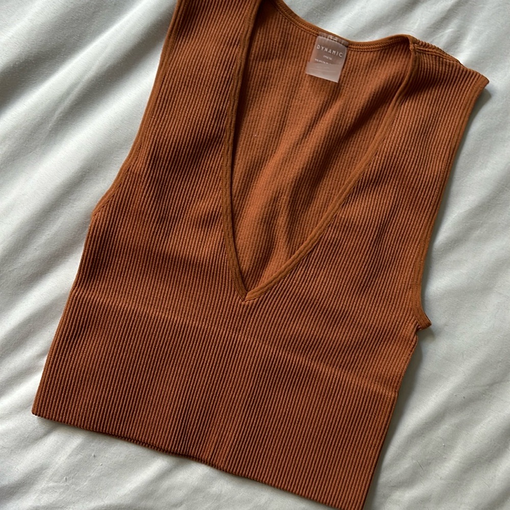 URBAN OUTFITTERS seamless top 🍂